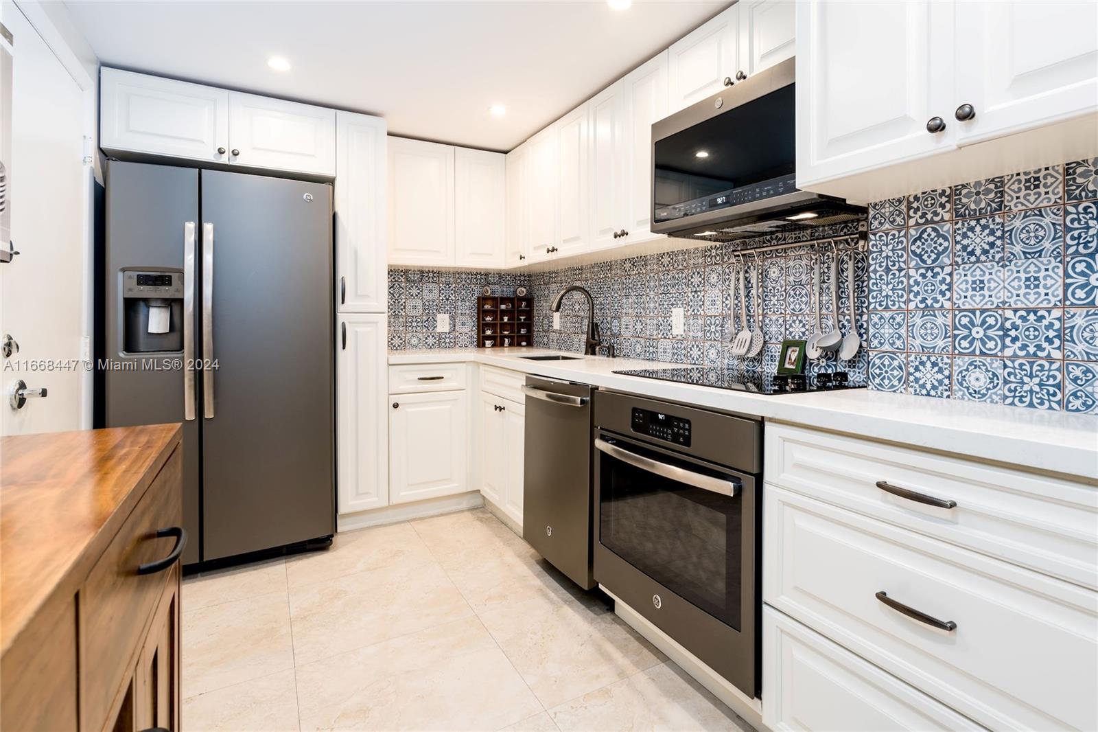 AQUASOL CONDO - Residential