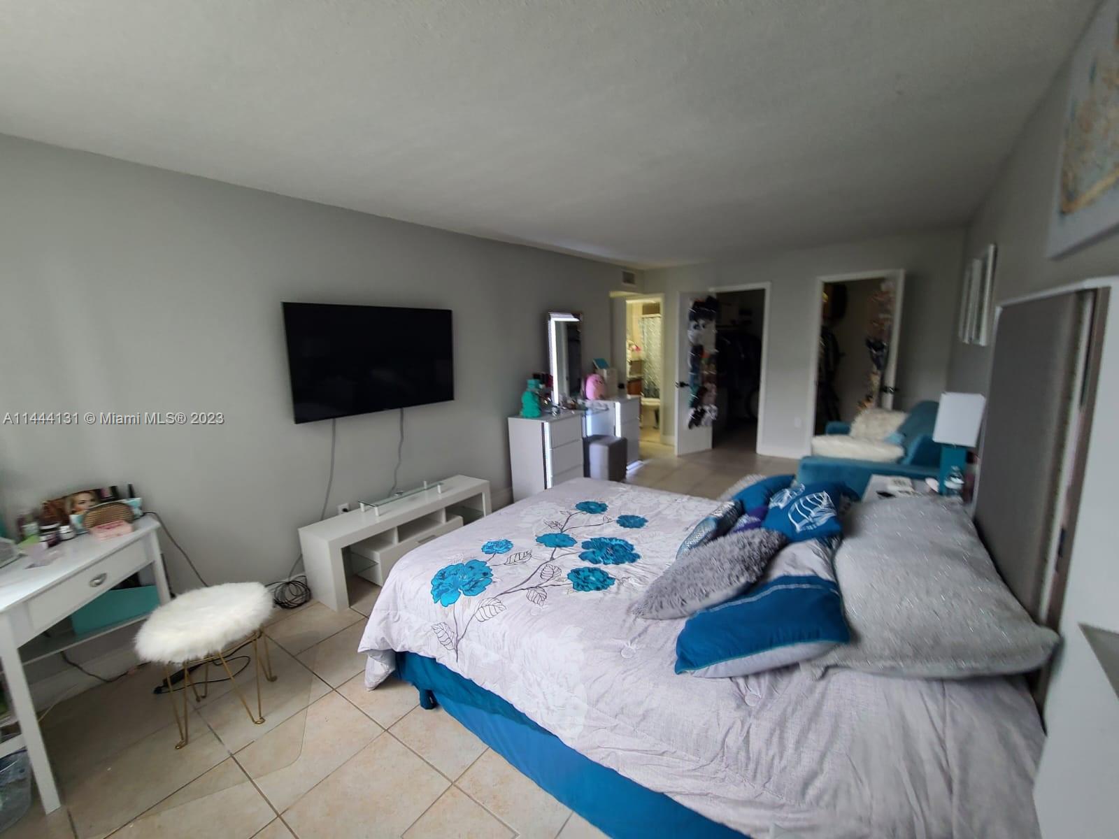 MONTECARLO CONDO - Residential