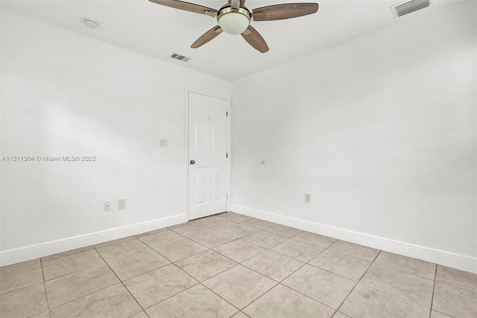 PALM VIEW SUB - Residential Lease