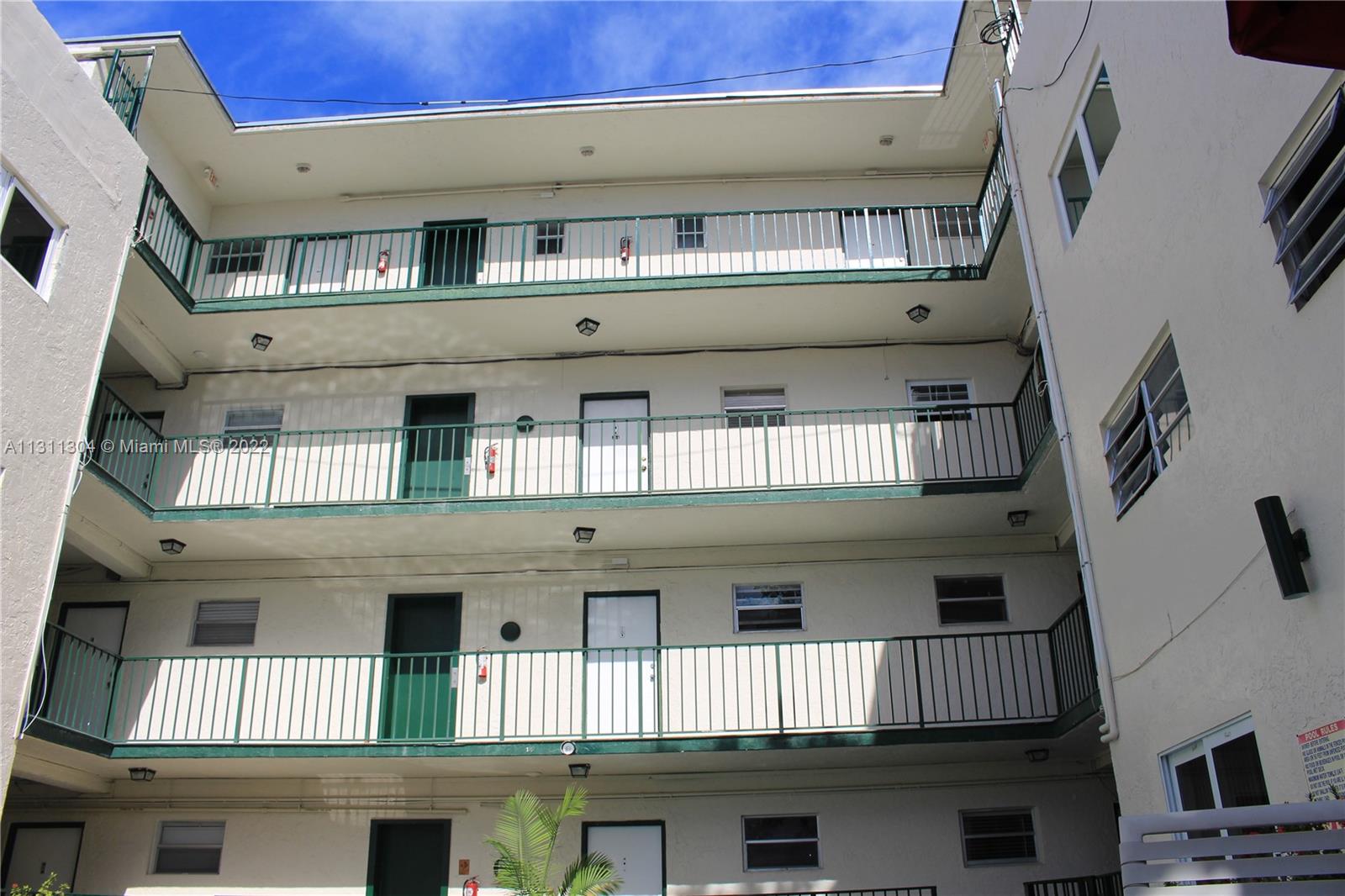 PALM VIEW SUB - Residential Lease