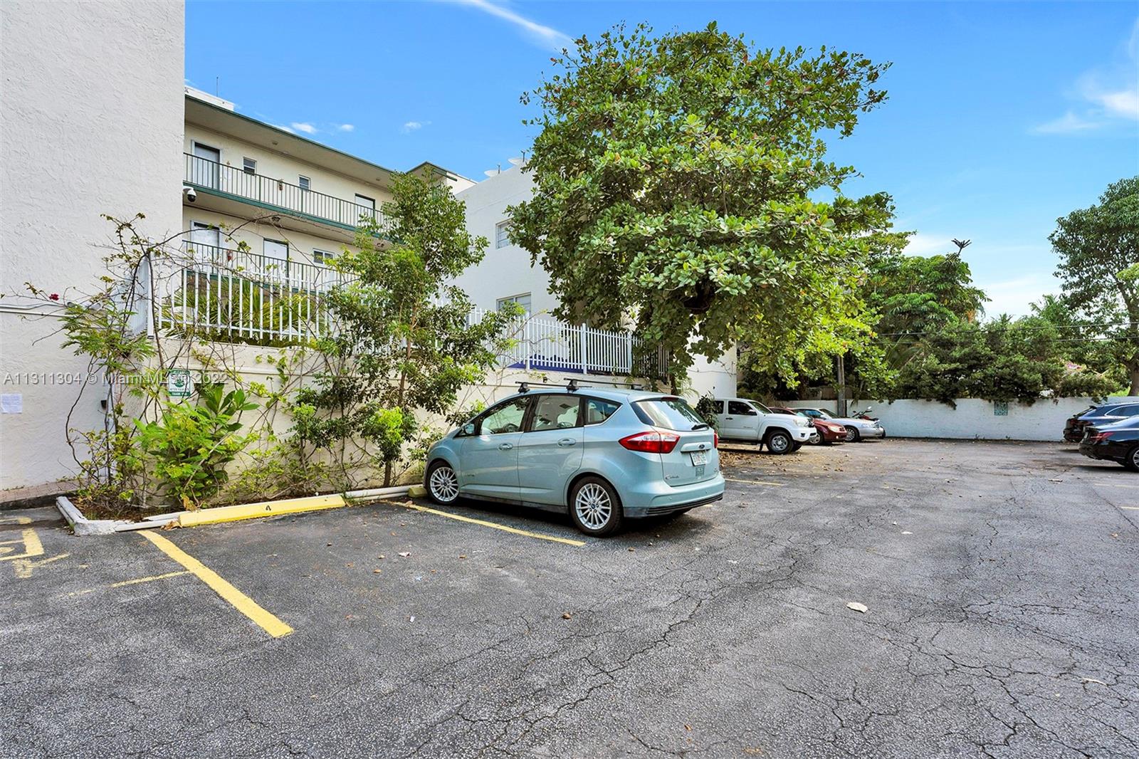 PALM VIEW SUB - Residential Lease