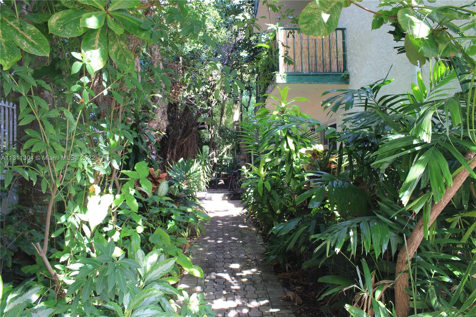 PALM VIEW SUB - Residential Lease
