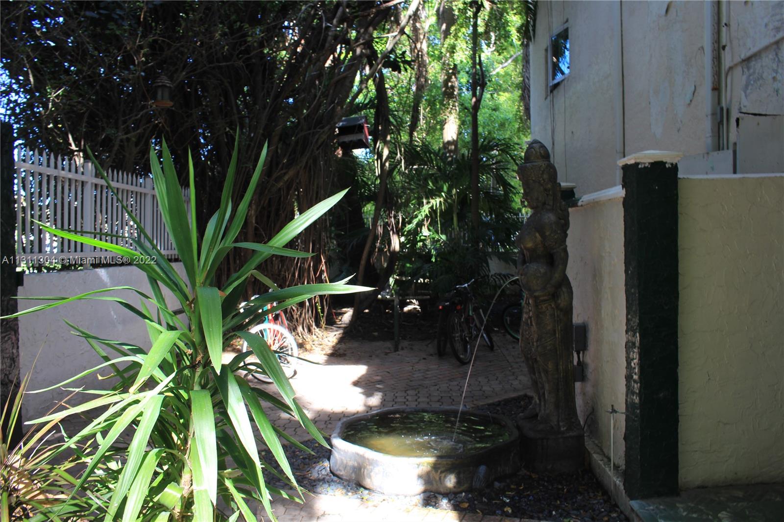 PALM VIEW SUB - Residential Lease