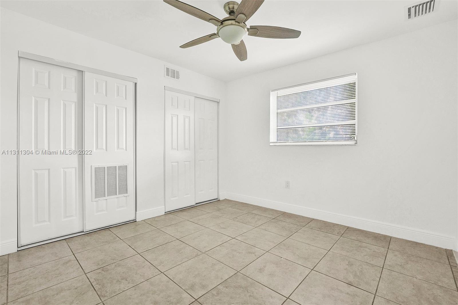 PALM VIEW SUB - Residential Lease