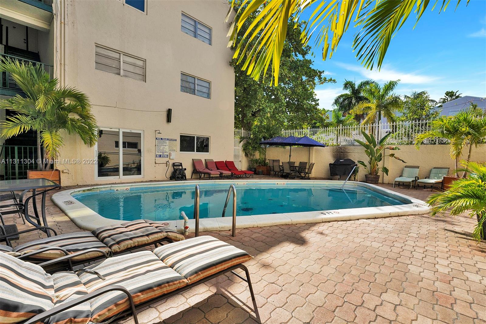 PALM VIEW SUB - Residential Lease