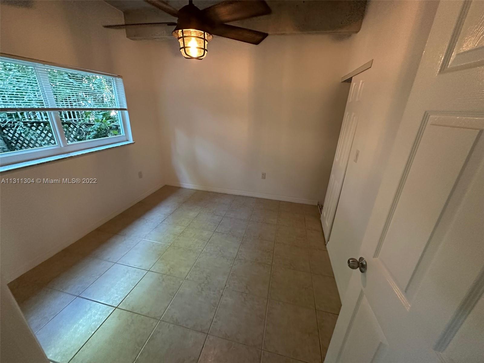 PALM VIEW SUB - Residential Lease