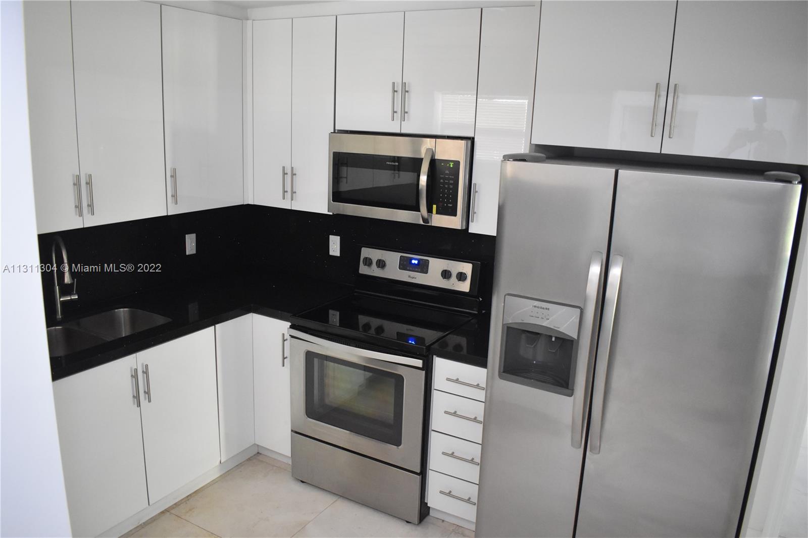 PALM VIEW SUB - Residential Lease