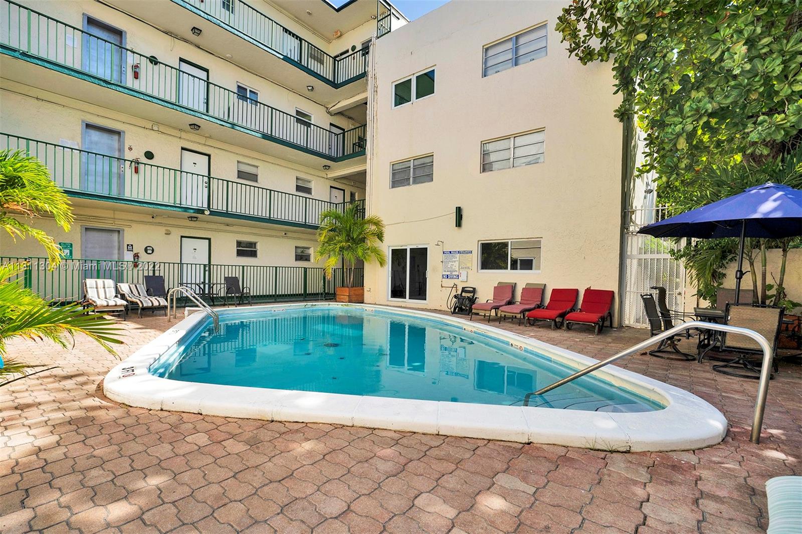 PALM VIEW SUB - Residential Lease