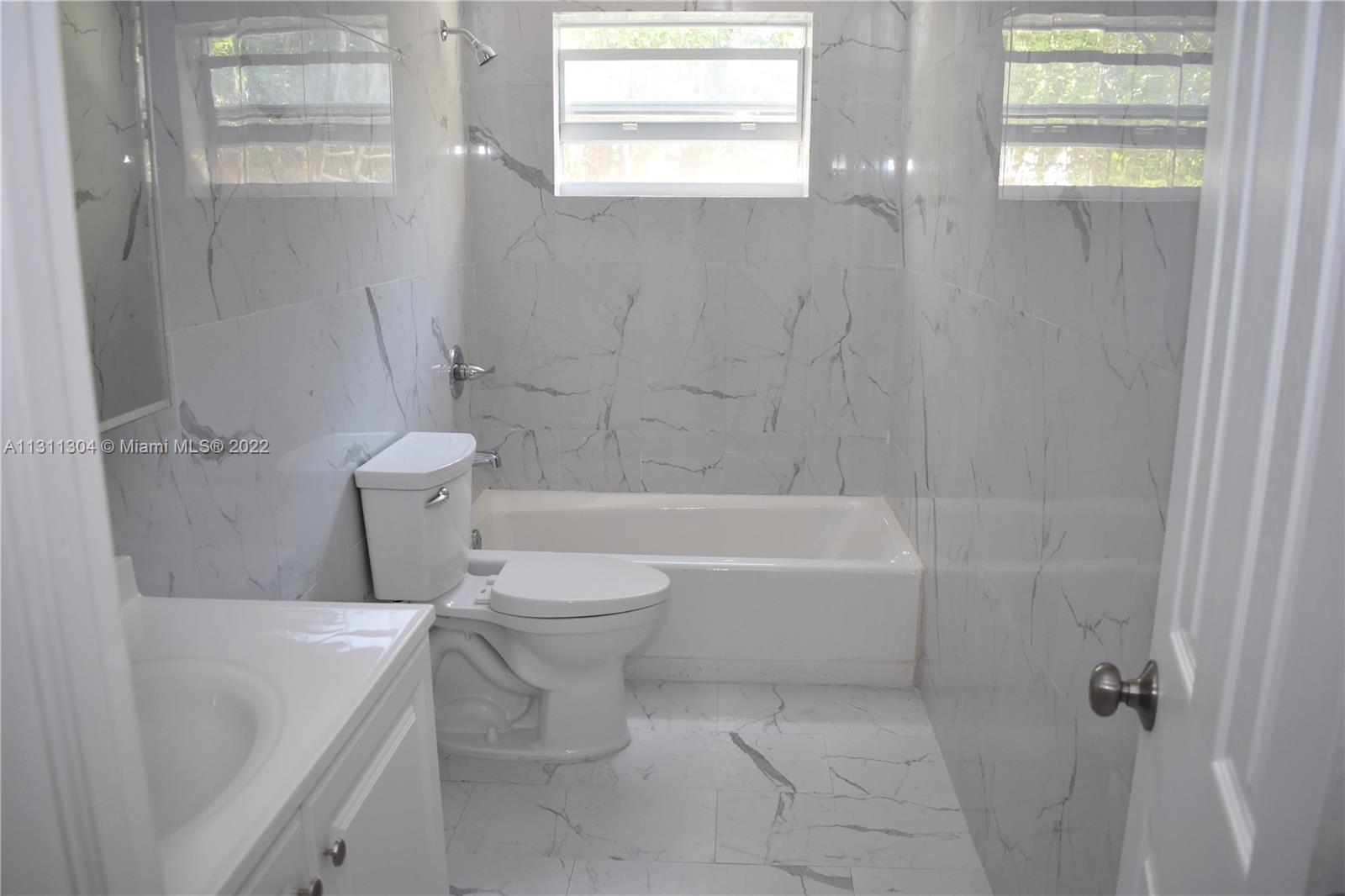 PALM VIEW SUB - Residential Lease