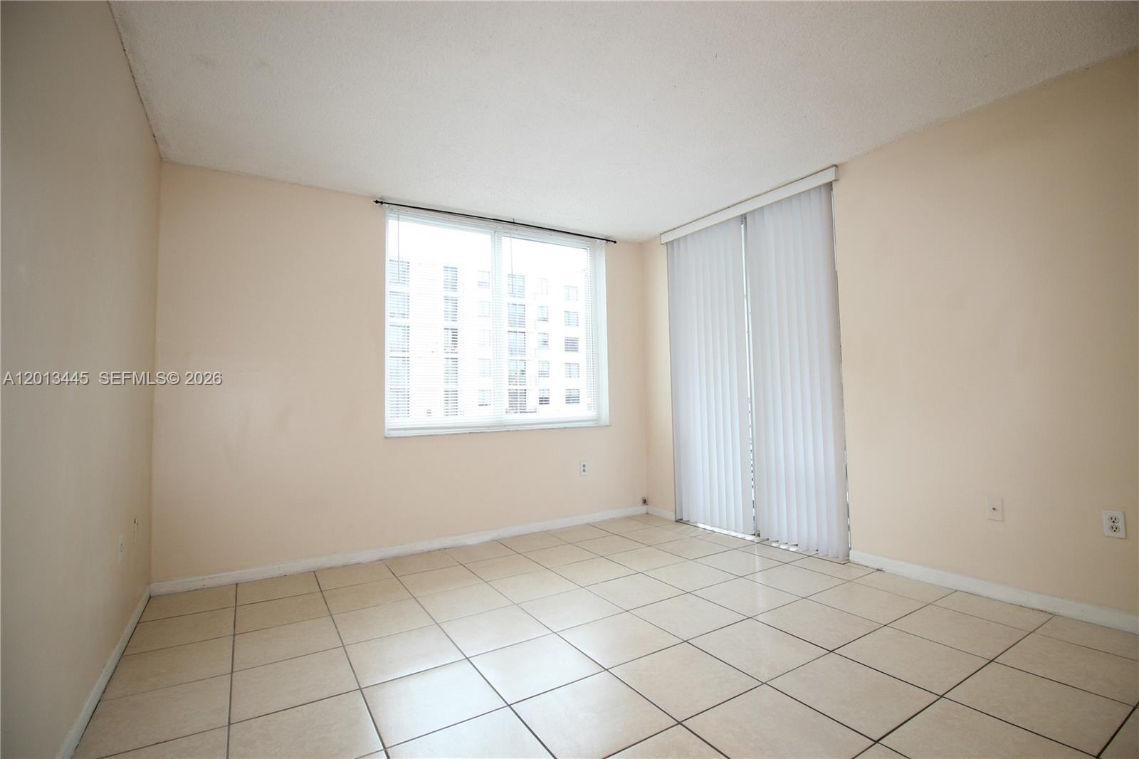 GREYNOLDS PARK CLUB CONDO - Residential