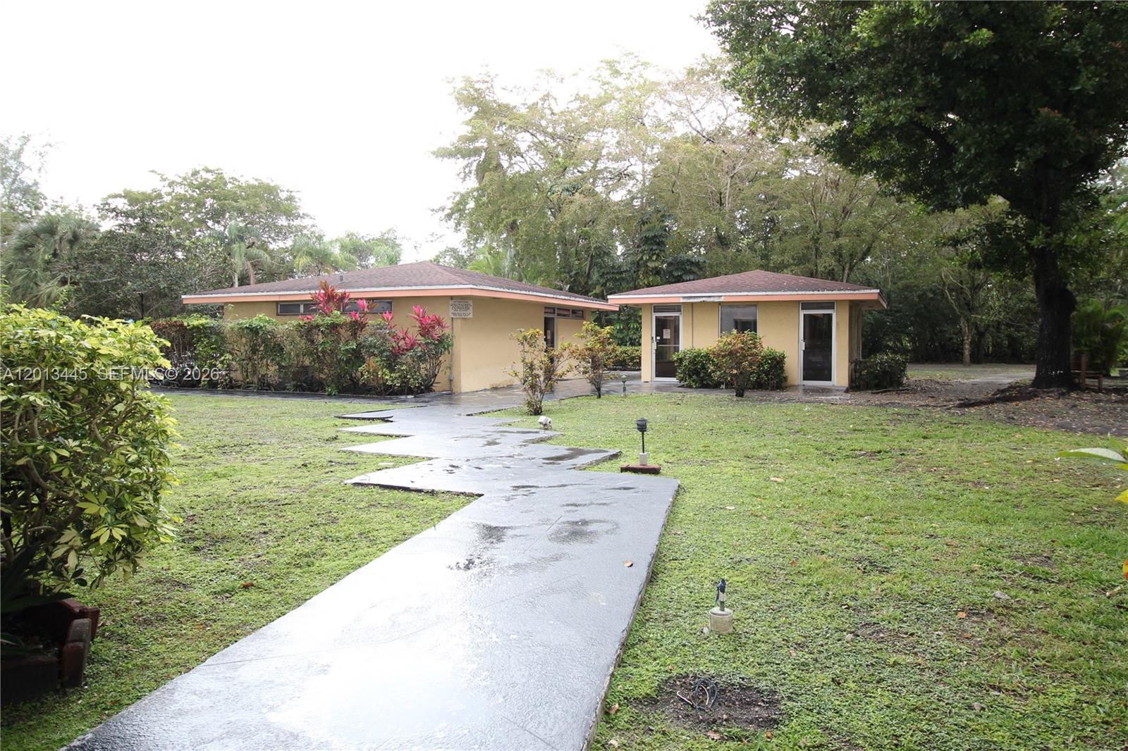 GREYNOLDS PARK CLUB CONDO - Residential