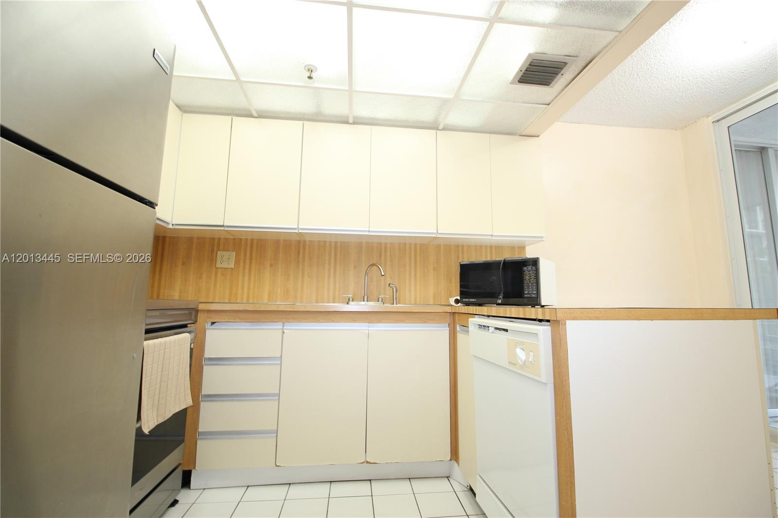 GREYNOLDS PARK CLUB CONDO - Residential