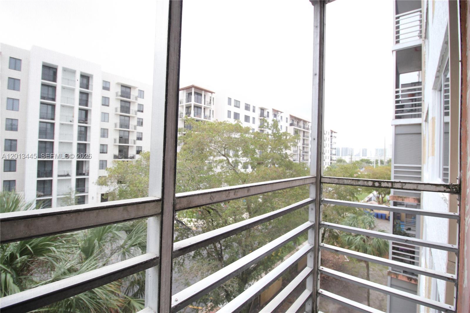 GREYNOLDS PARK CLUB CONDO - Residential