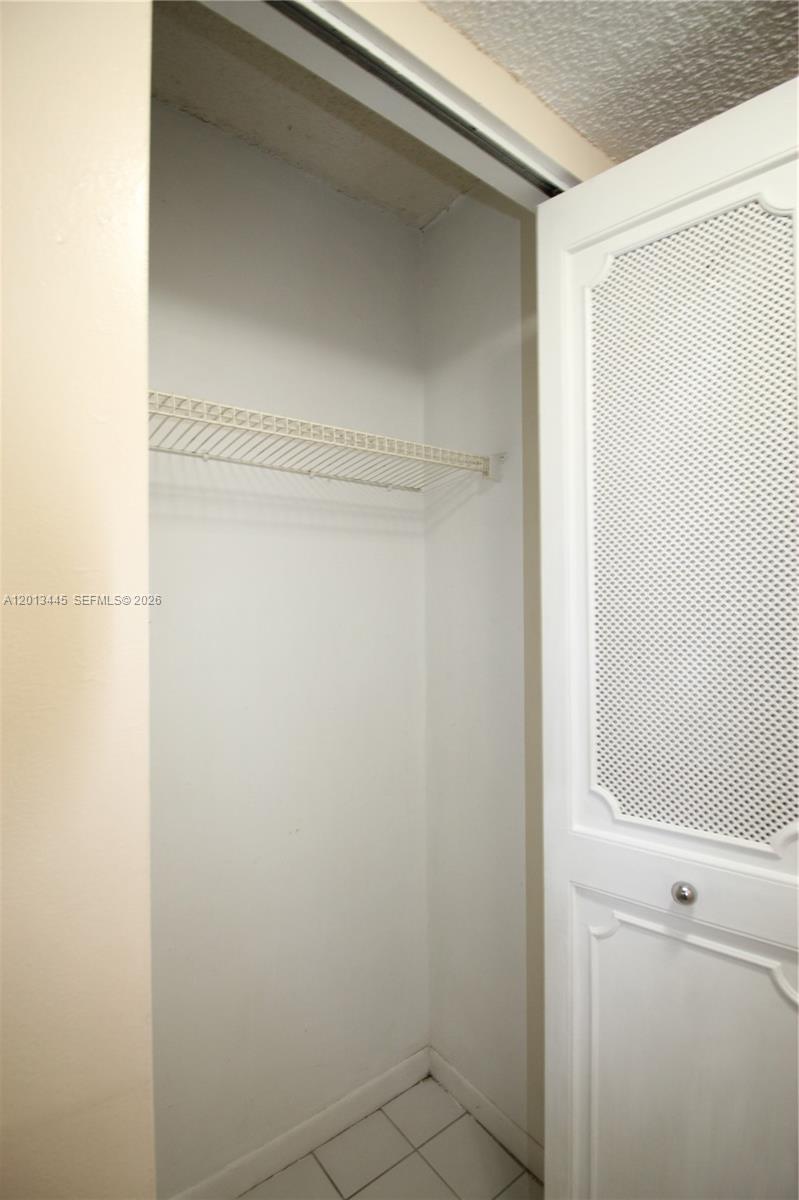 GREYNOLDS PARK CLUB CONDO - Residential
