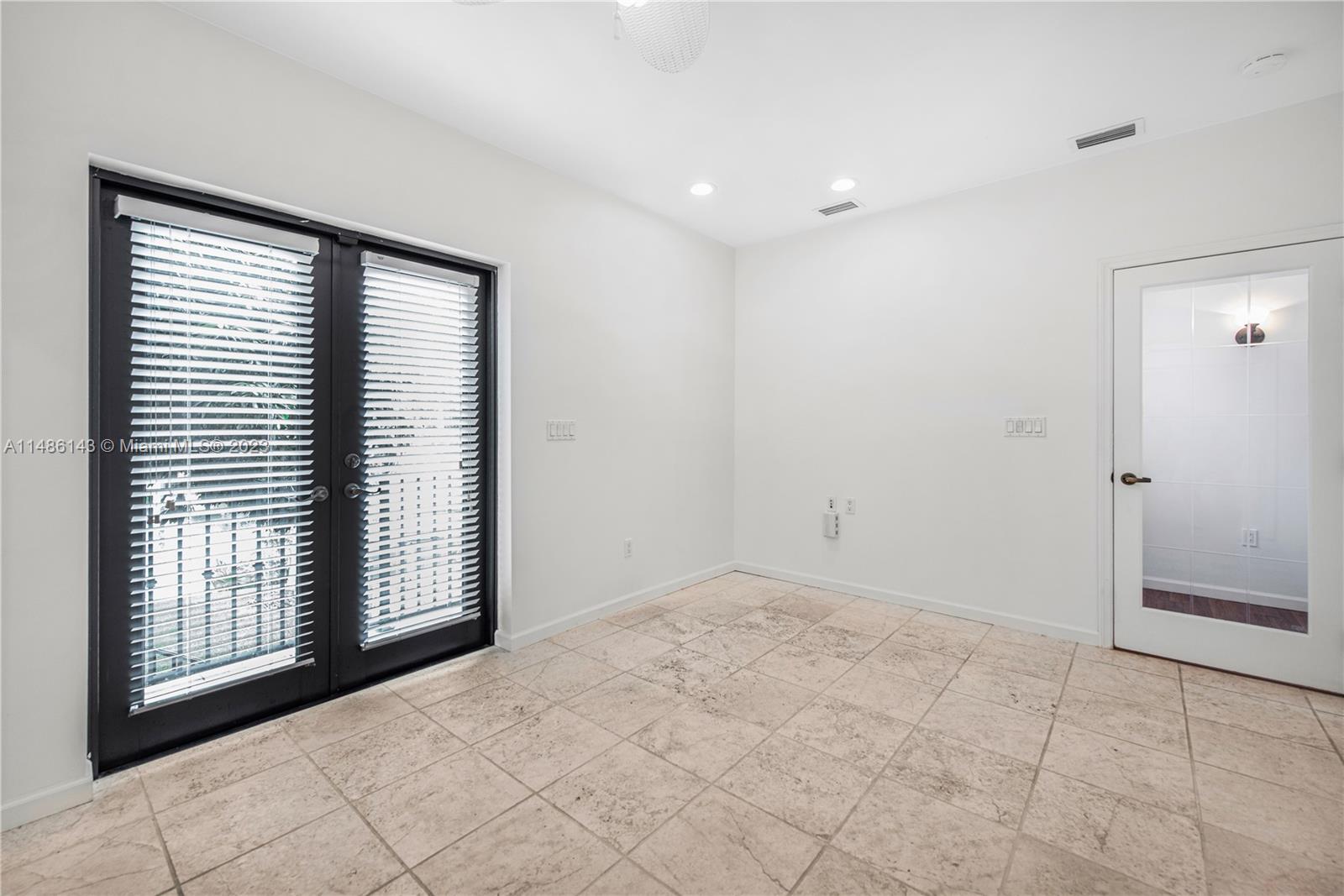 CORAL GABLES RIVIERA SEC - Residential