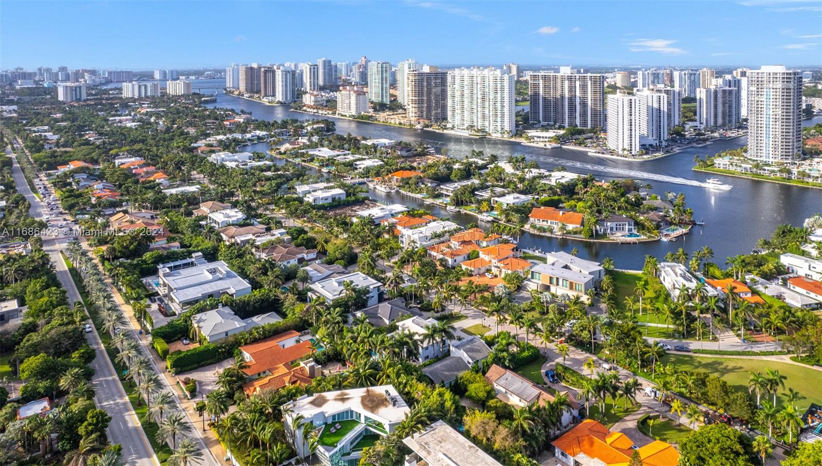 GOLDEN BEACH SEC E - Residential