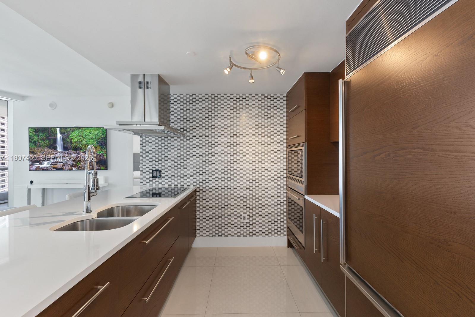 ICON BRICKELL NO TWO - Residential