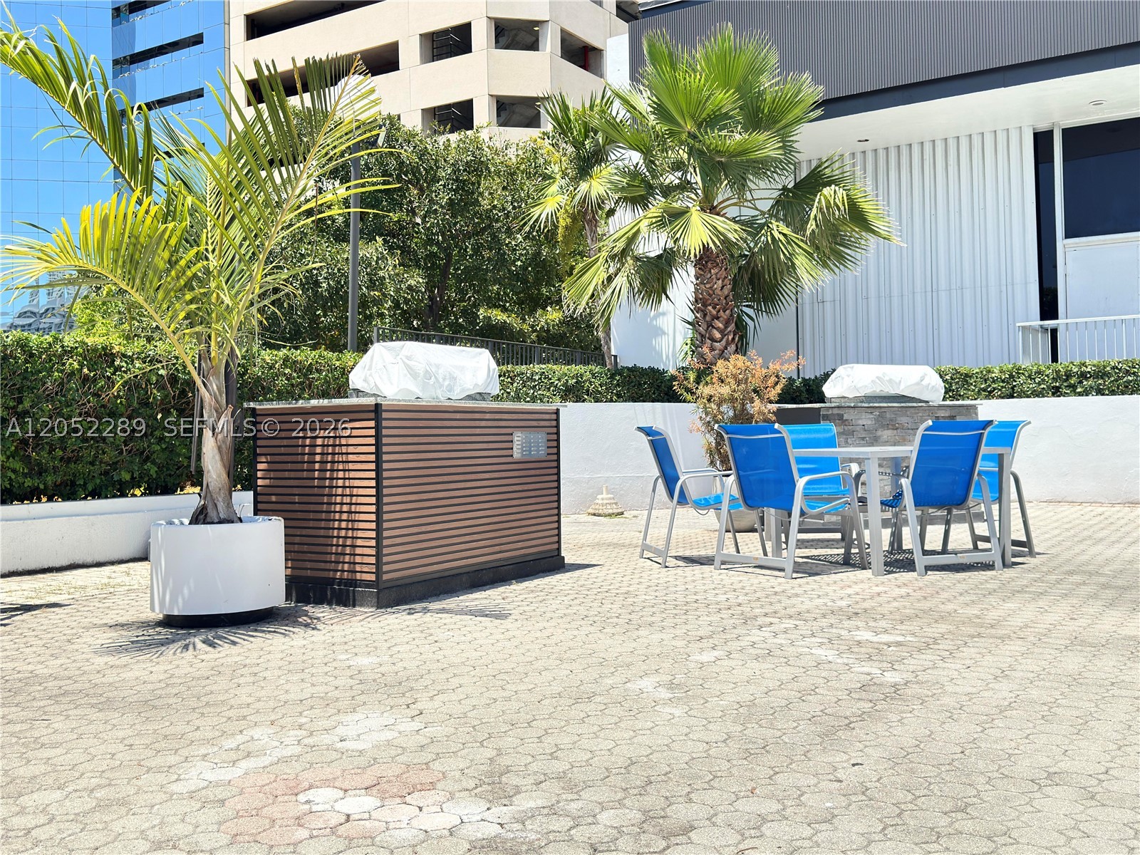 FOUR AMBASSADORS CONDO - Residential