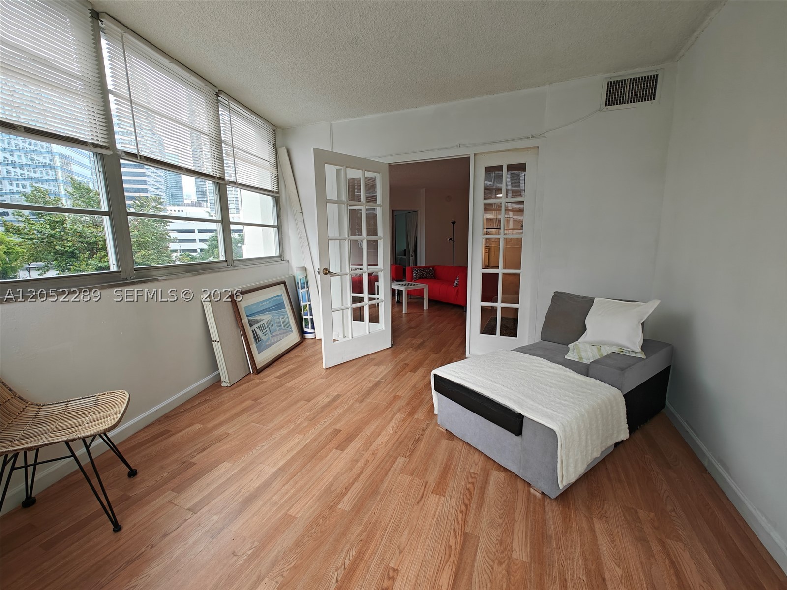 FOUR AMBASSADORS CONDO - Residential