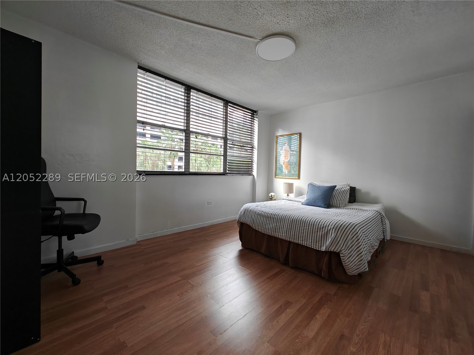 FOUR AMBASSADORS CONDO - Residential