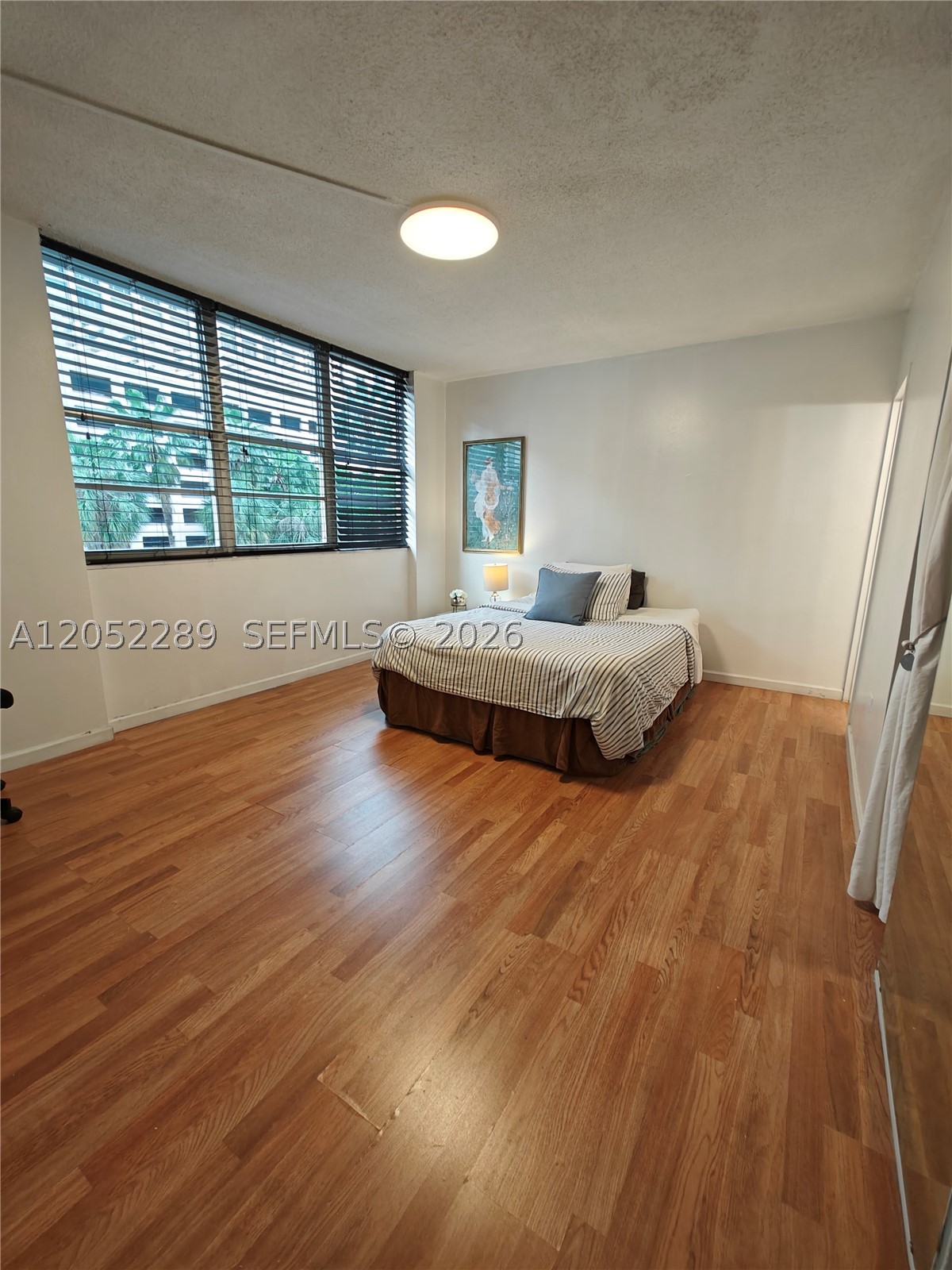 FOUR AMBASSADORS CONDO - Residential