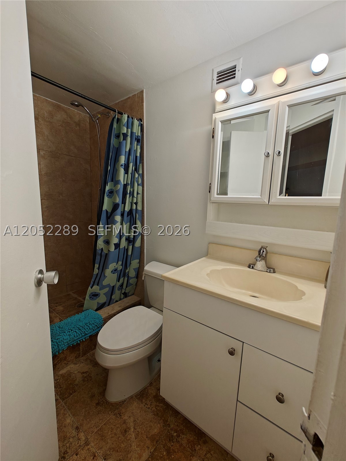 FOUR AMBASSADORS CONDO - Residential