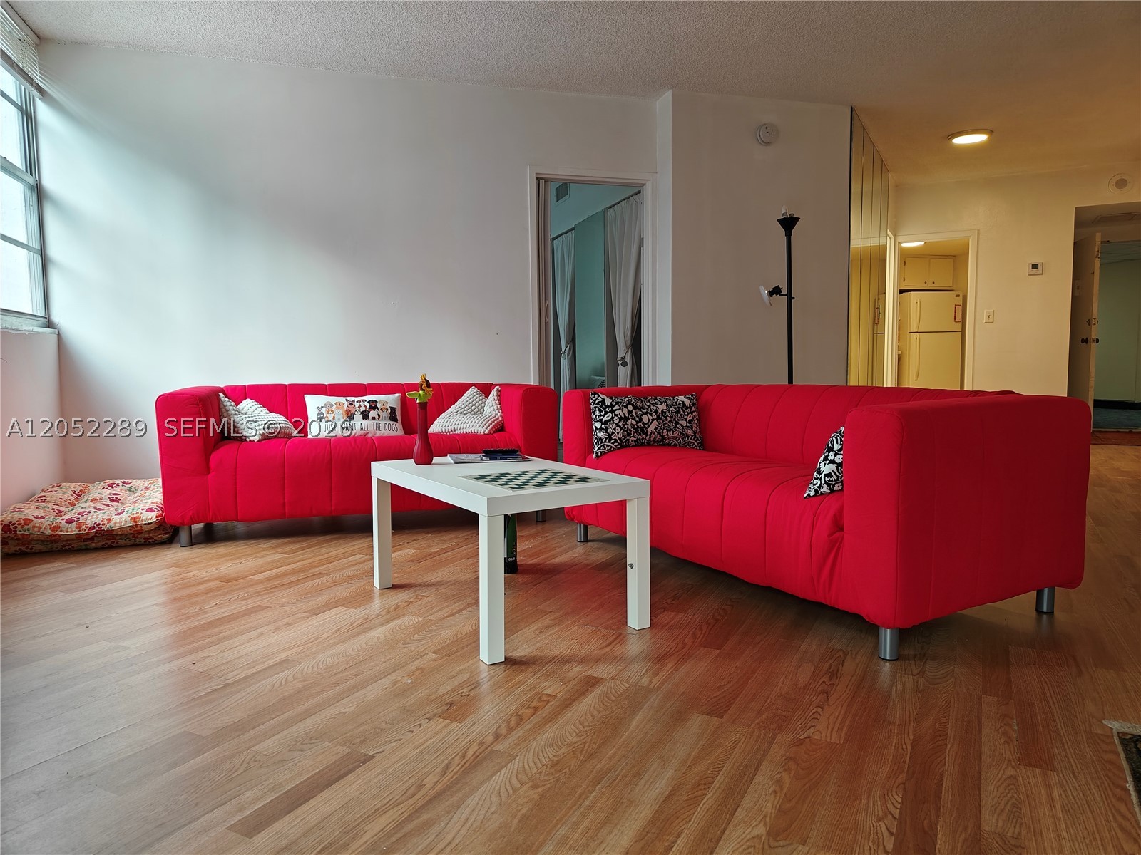 FOUR AMBASSADORS CONDO - Residential