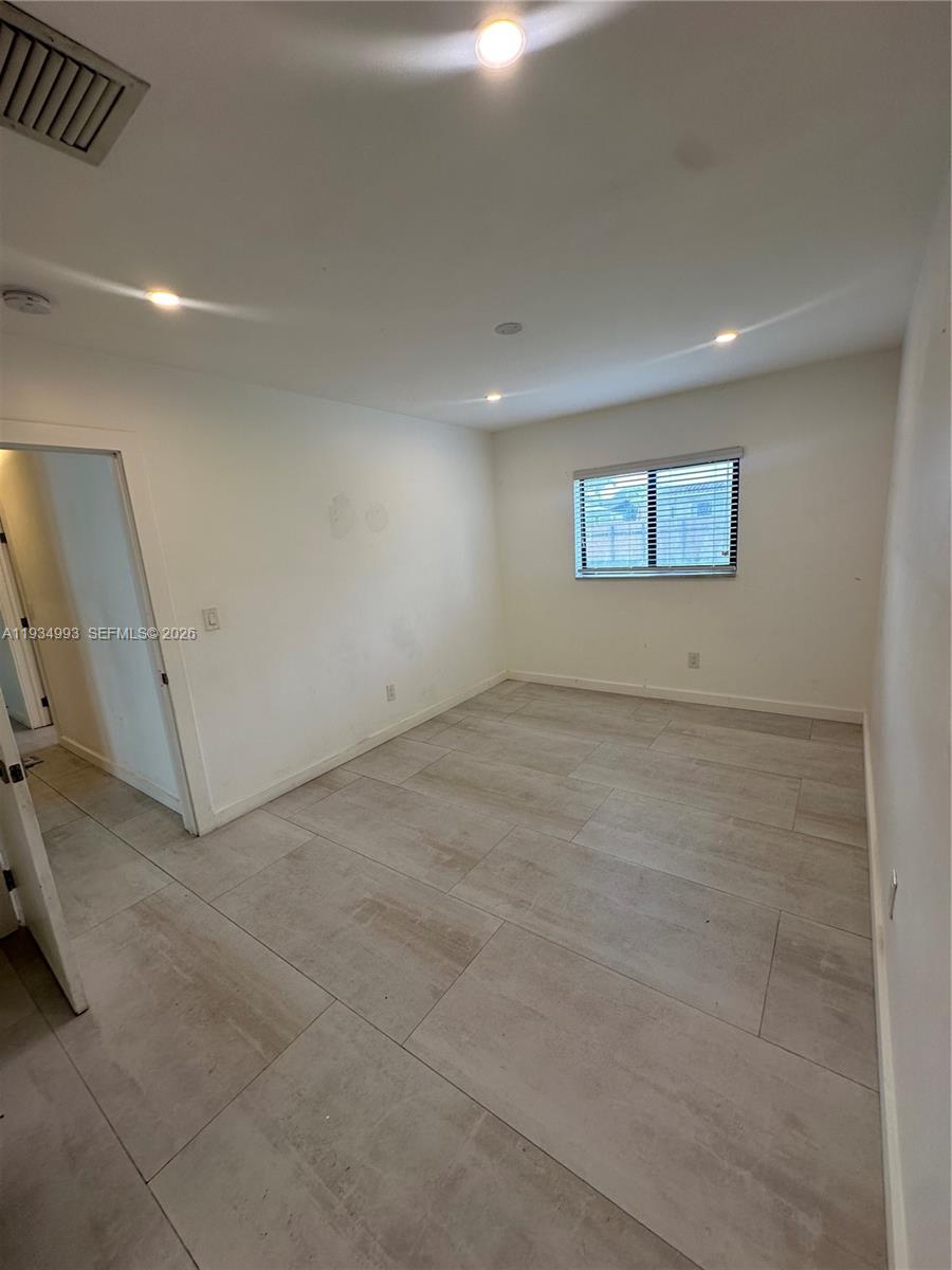 SOUTHERN ESTATES 10TH ADD - Residential Lease