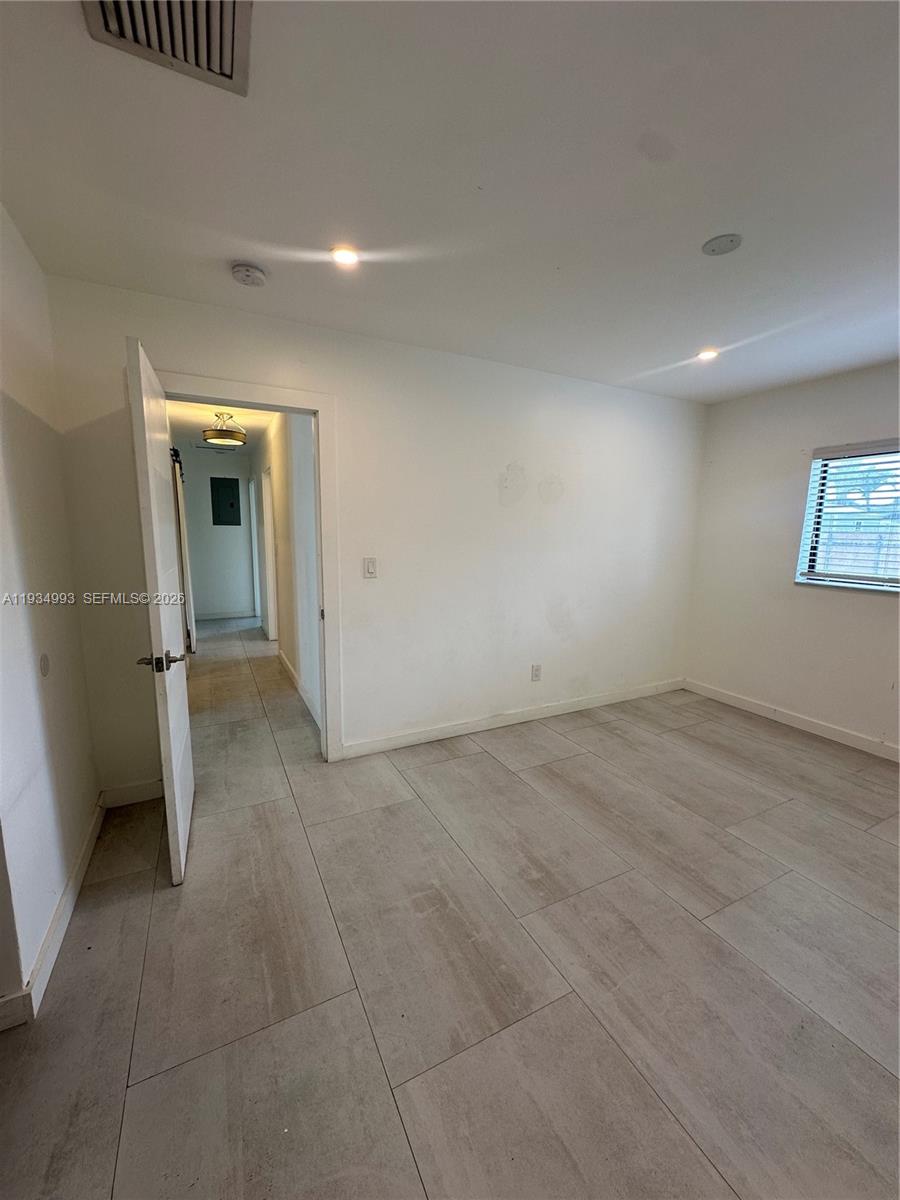 SOUTHERN ESTATES 10TH ADD - Residential Lease