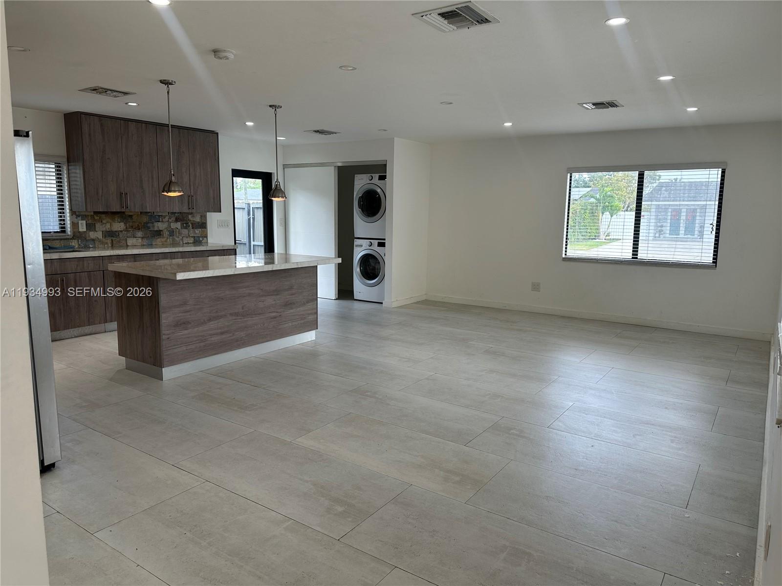 SOUTHERN ESTATES 10TH ADD - Residential Lease