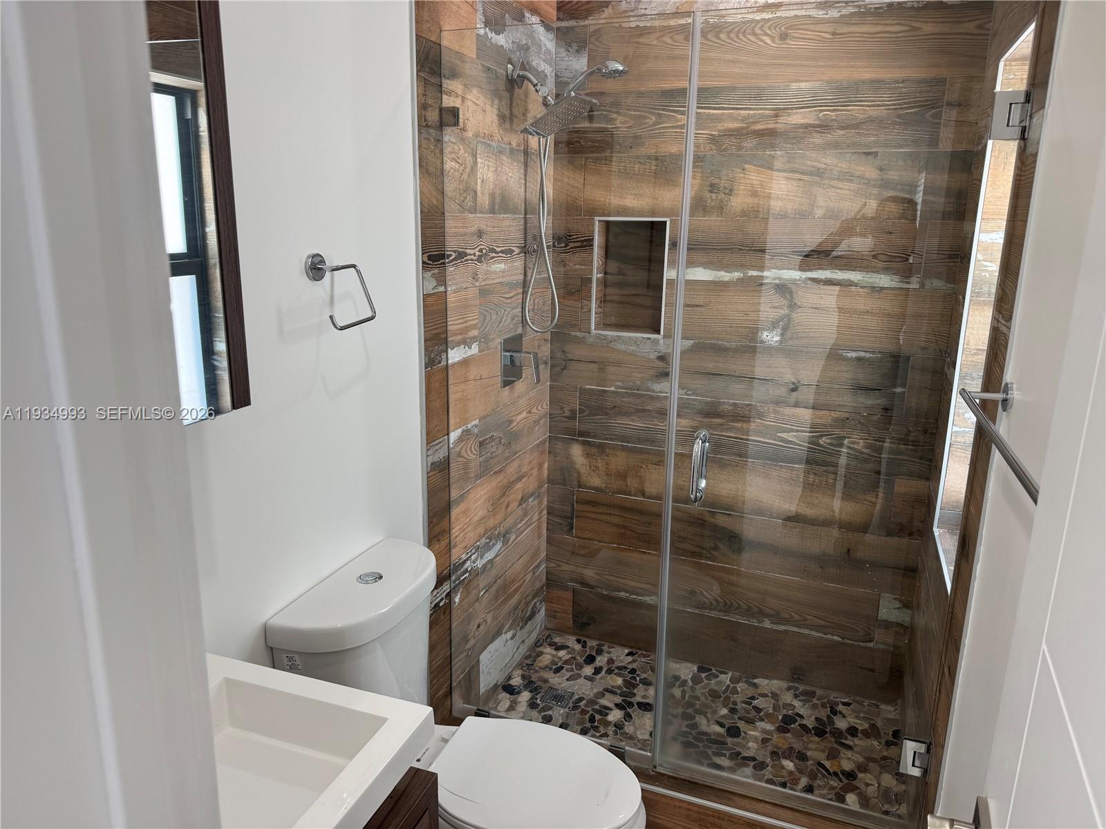 SOUTHERN ESTATES 10TH ADD - Residential Lease