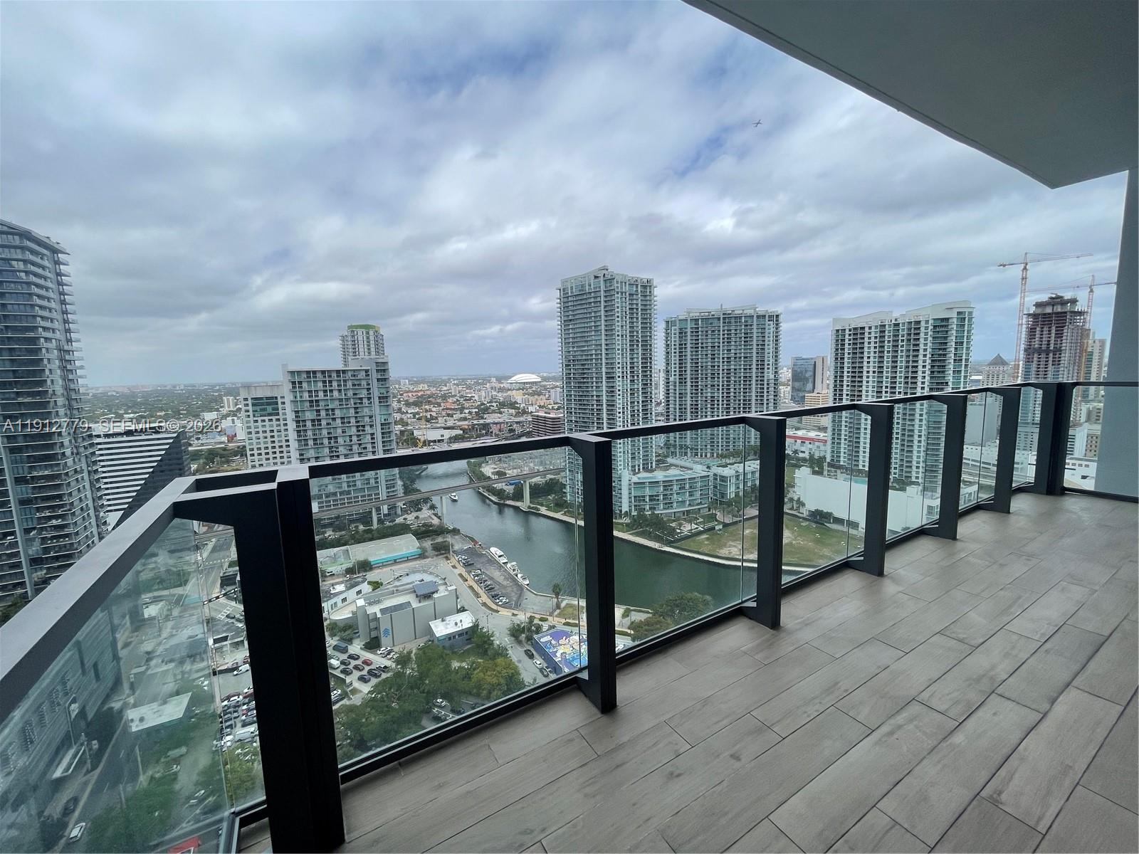 REACH CONDO - Residential