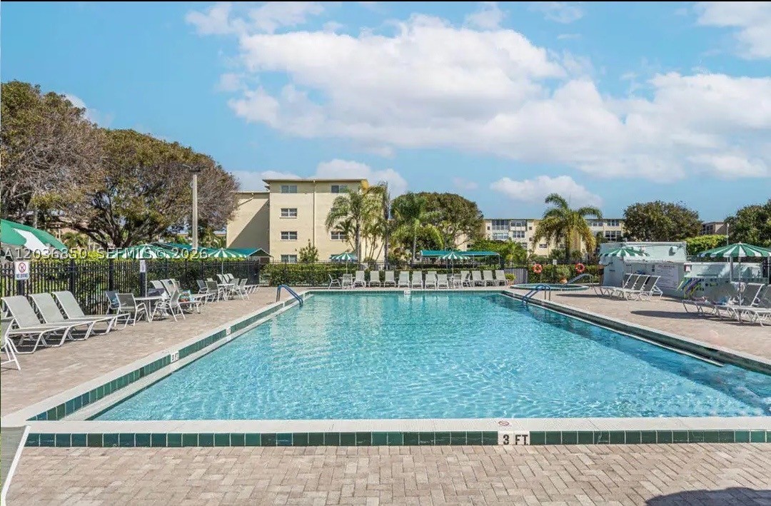 VILLAGE ROYALE GREENWOOD - Residential Lease