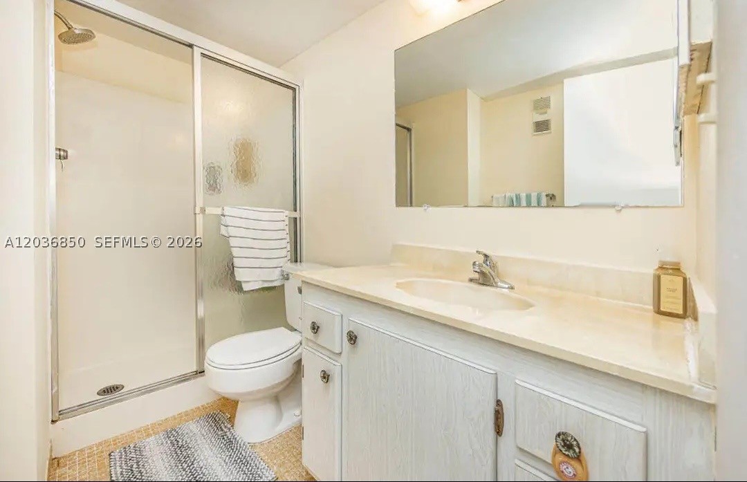VILLAGE ROYALE GREENWOOD - Residential Lease