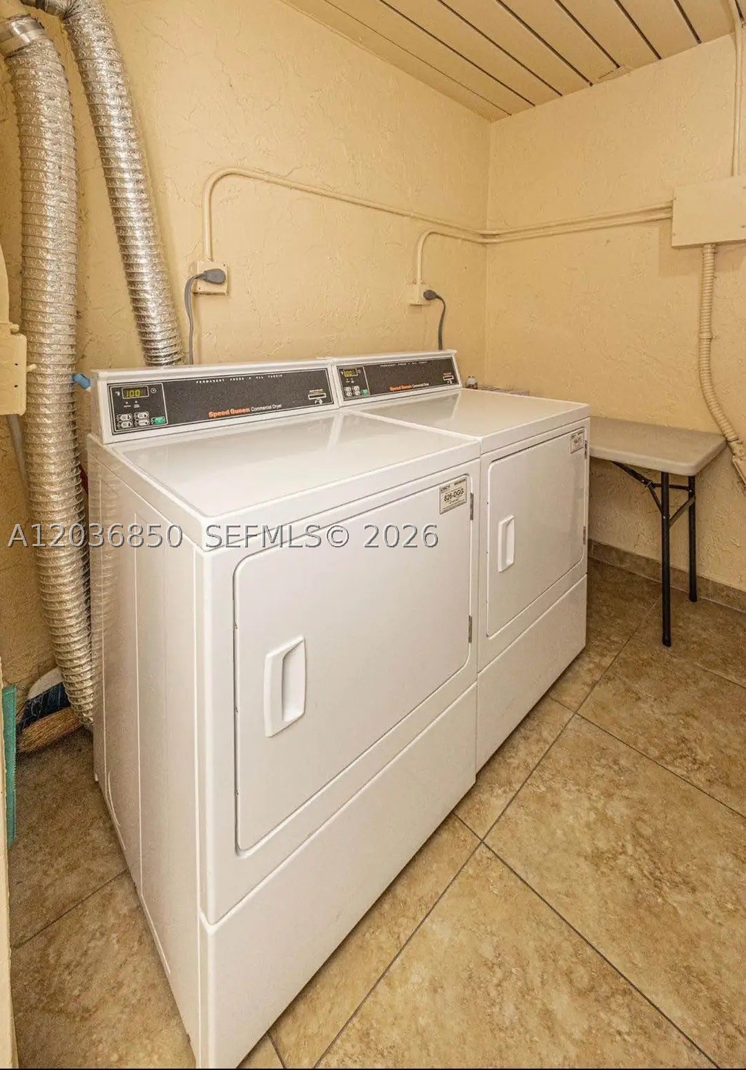 VILLAGE ROYALE GREENWOOD - Residential Lease