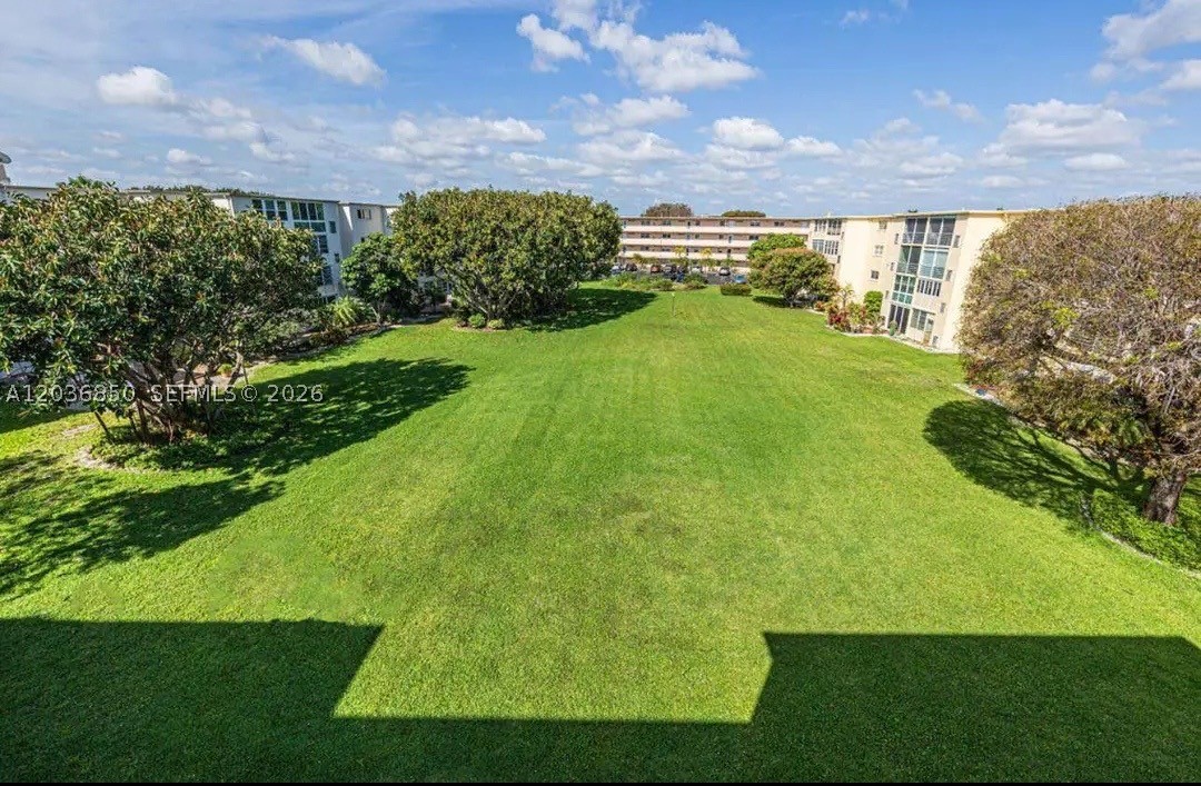 VILLAGE ROYALE GREENWOOD - Residential Lease