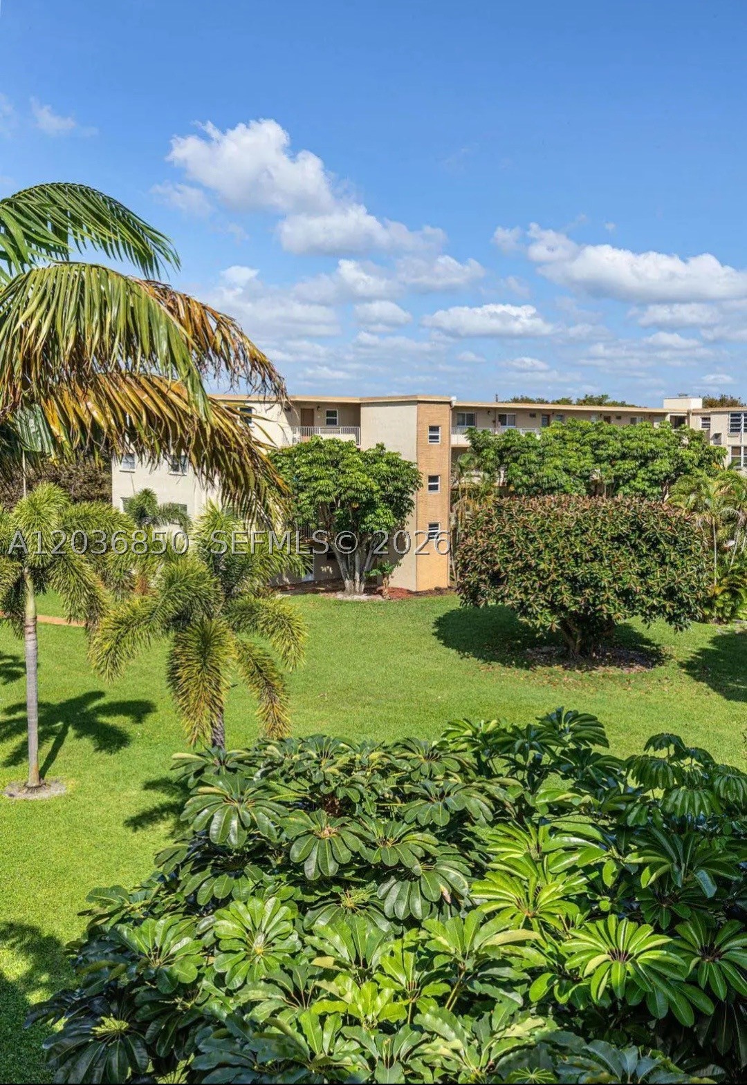 VILLAGE ROYALE GREENWOOD - Residential Lease
