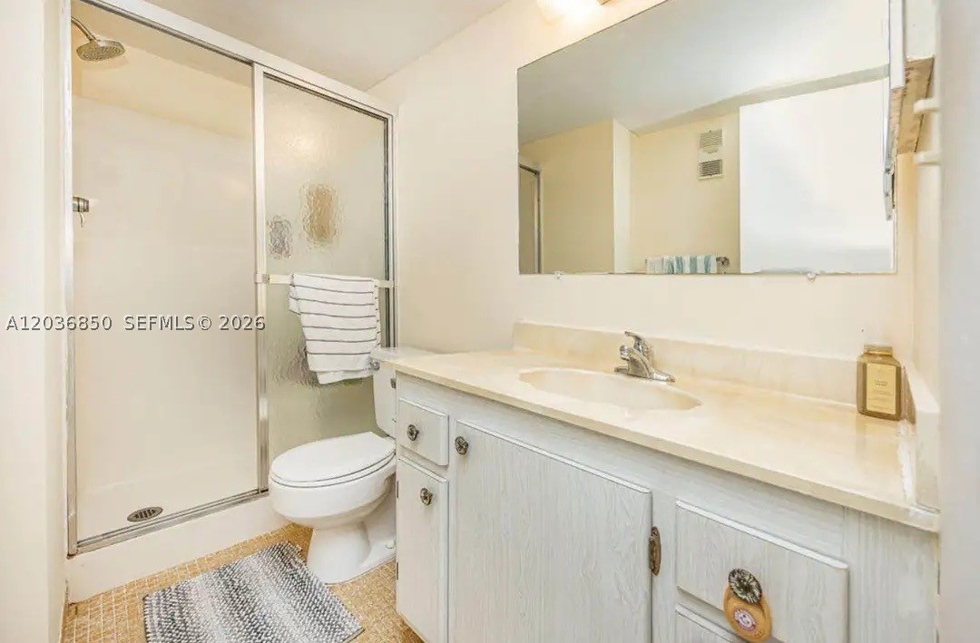 VILLAGE ROYALE GREENWOOD - Residential Lease