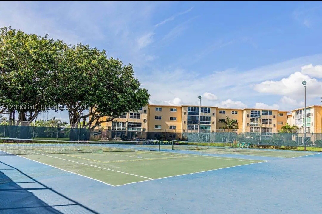 VILLAGE ROYALE GREENWOOD - Residential Lease