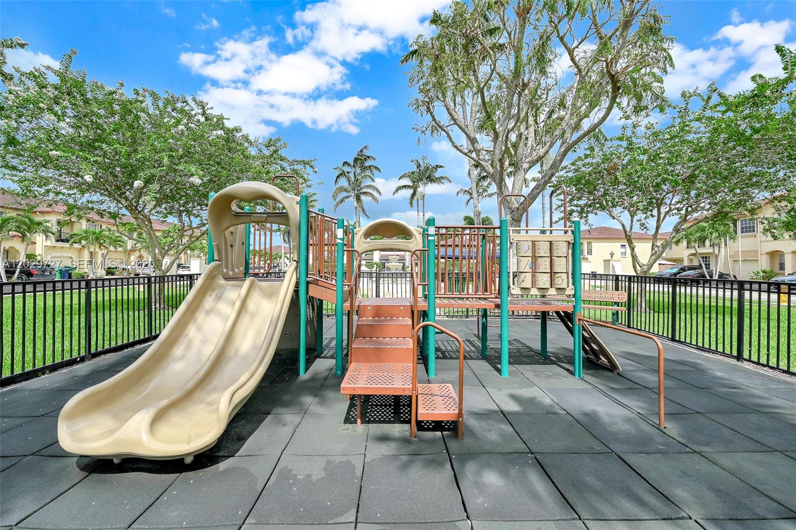 COURTS AT TUSCANY - Residential