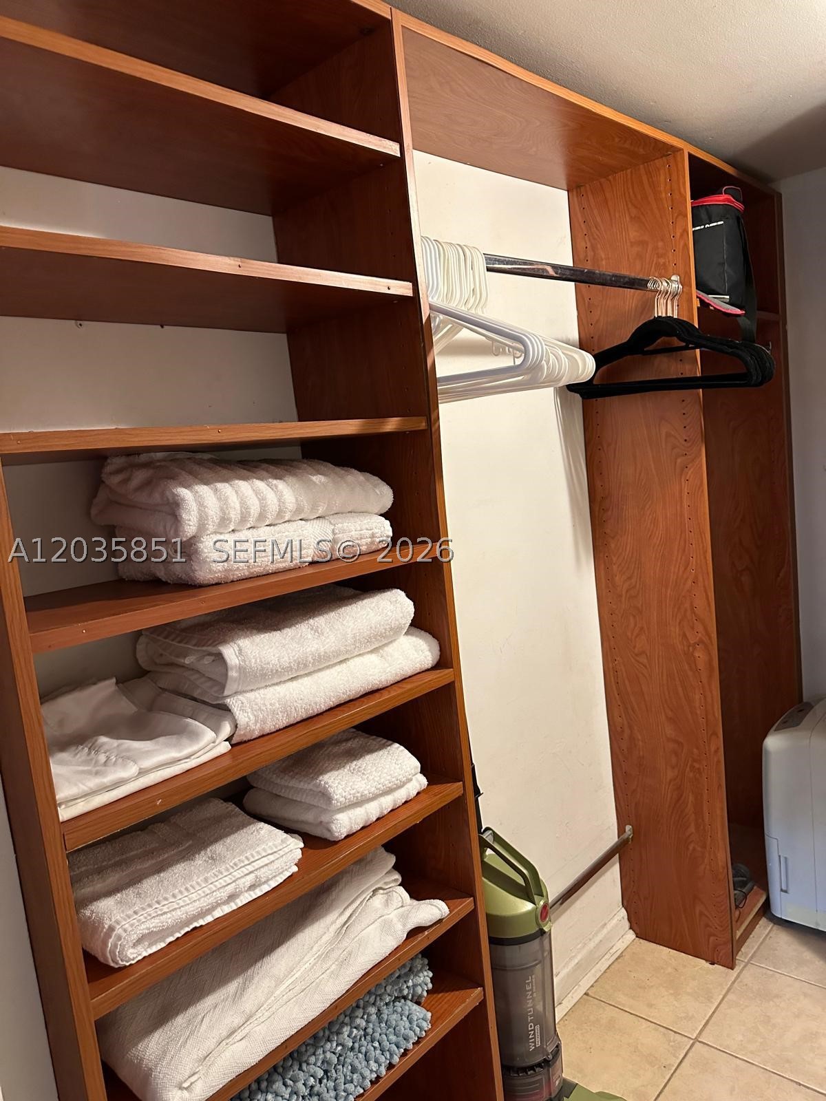 WESTGATE RESIDENCE CONDO - Residential