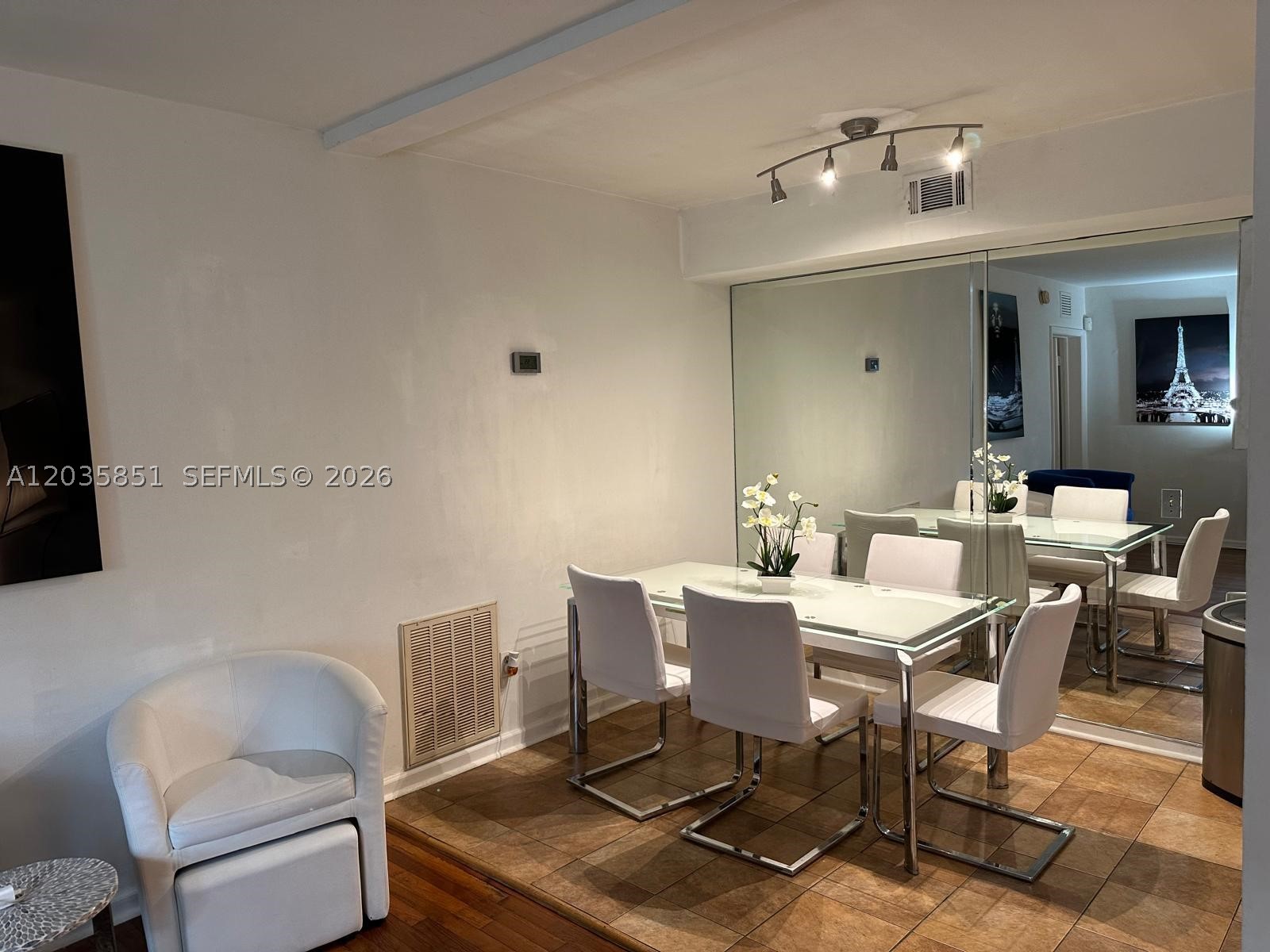 WESTGATE RESIDENCE CONDO - Residential