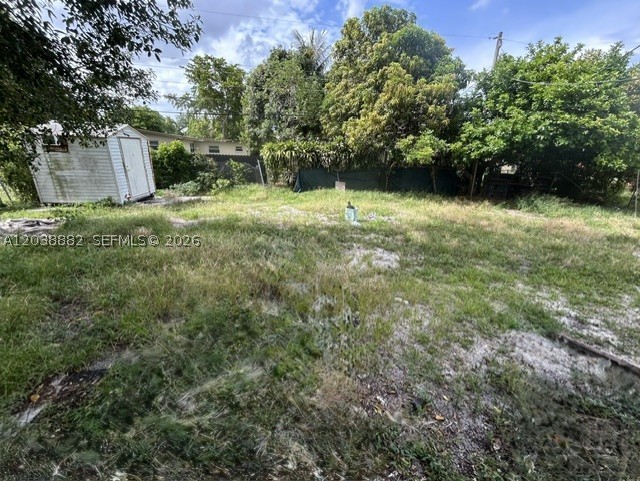 LAUDERDALE MANORS ADD - Residential