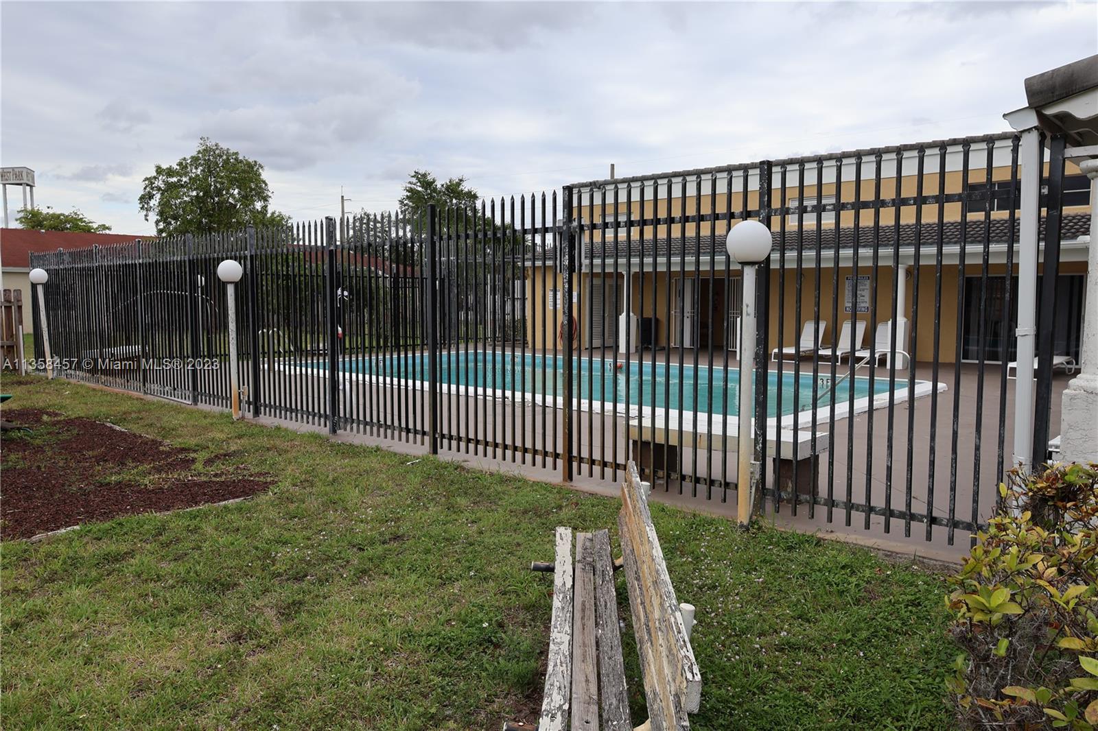 SIERRA RIDGE CONDO B - Residential