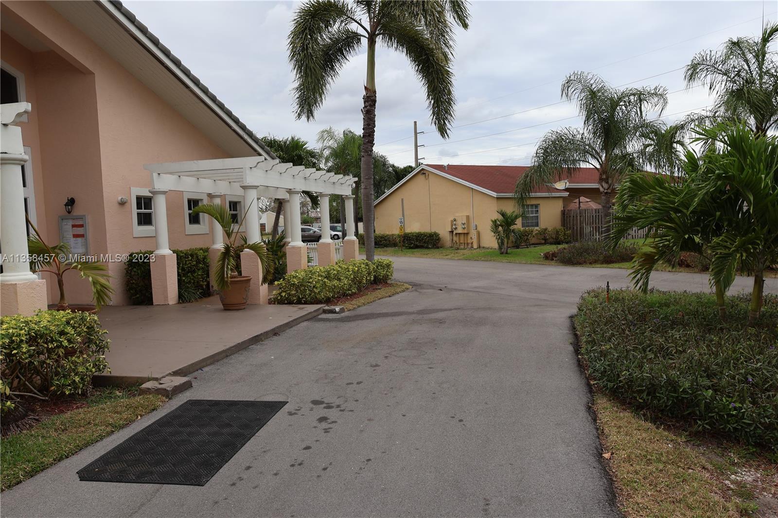 SIERRA RIDGE CONDO B - Residential