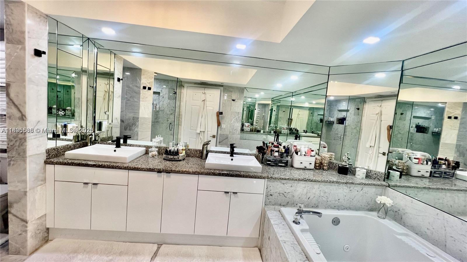 OCEANIA IV CONDO - Residential