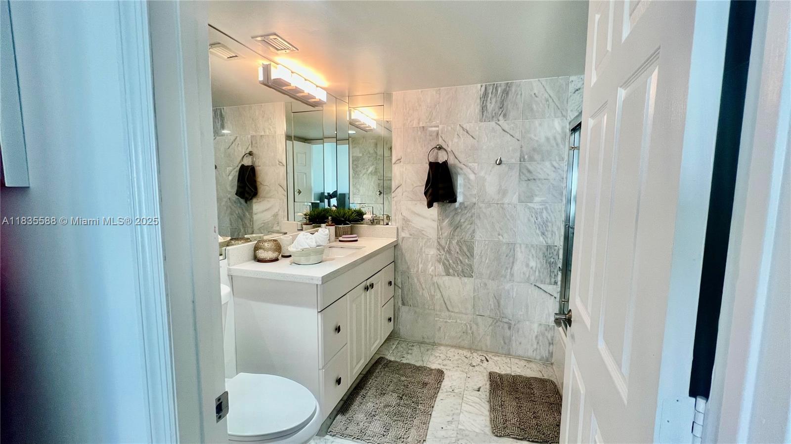 OCEANIA IV CONDO - Residential