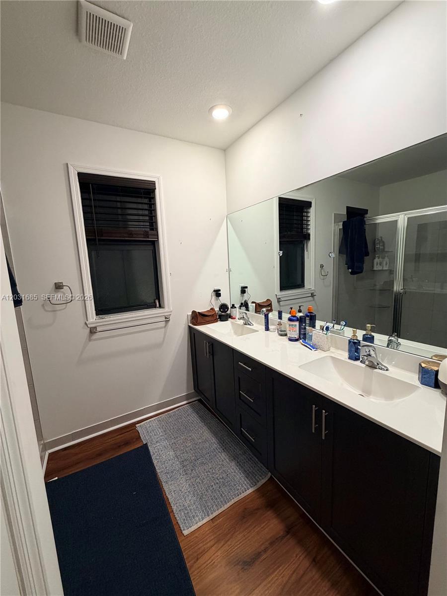 RESERVE AT EDGEWOOD - Residential Lease