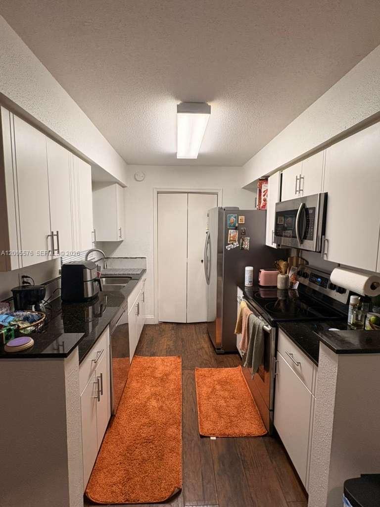 SAVANNAH AT RIVERSIDE CON - Residential