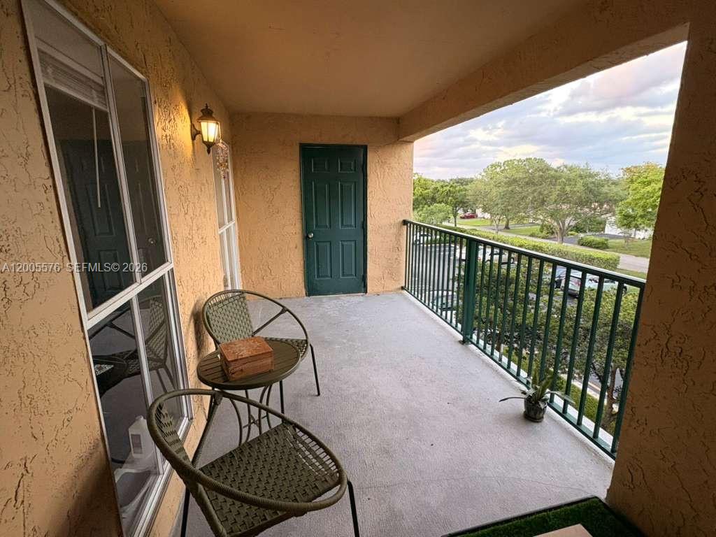 SAVANNAH AT RIVERSIDE CON - Residential